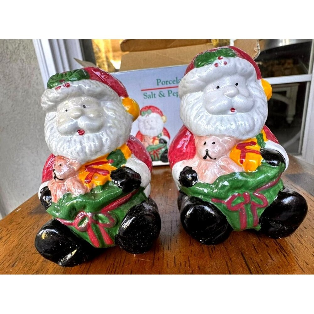 Santa Claus Salt Pepper Shakers Christmas Bear New in Box Vintage Dollar General